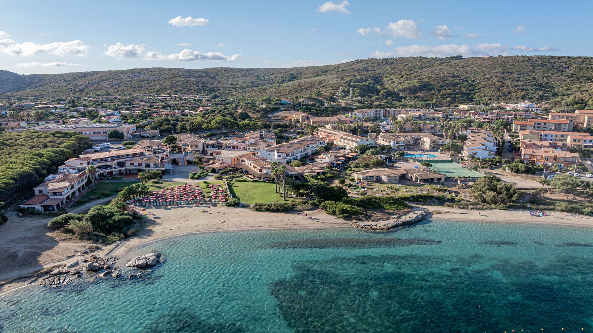 Vista aerea della spiaggia del Club Esse Posada