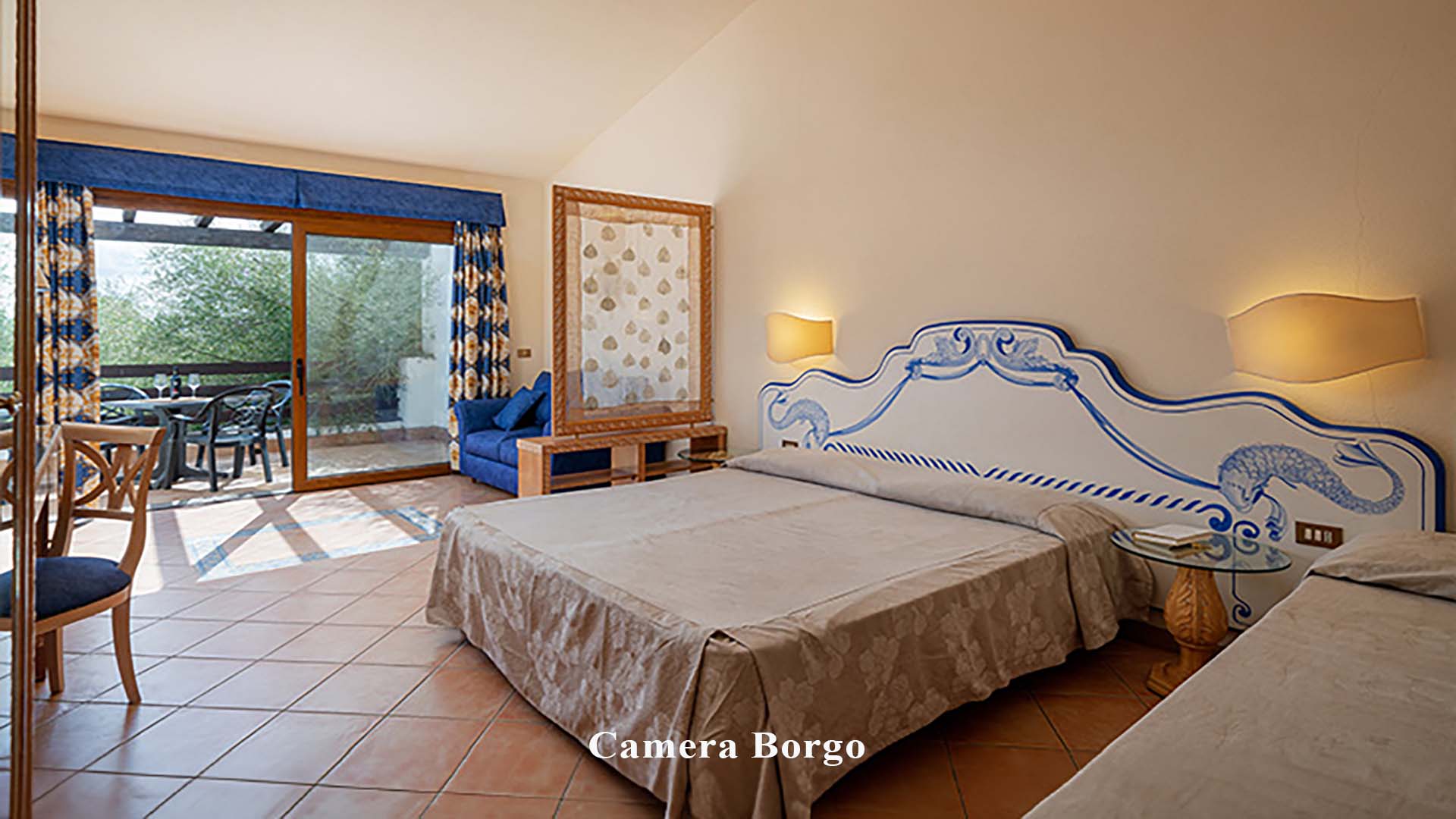 Camera Village Quadrupla