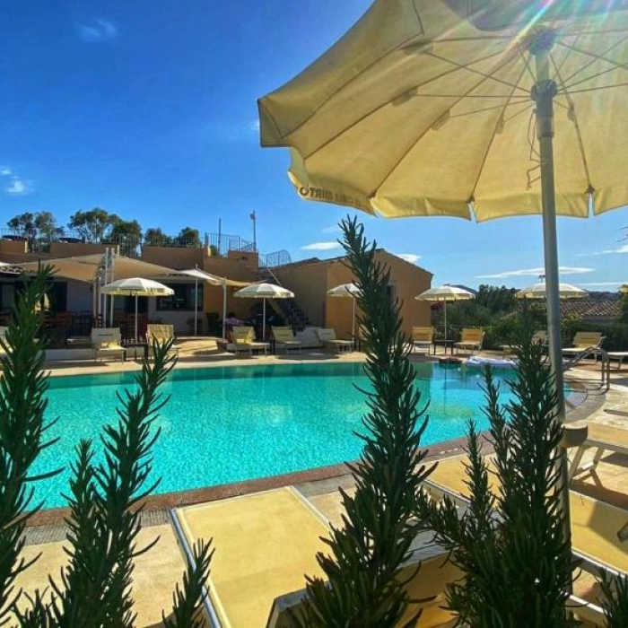 Hotel Cala Mirto-piscina