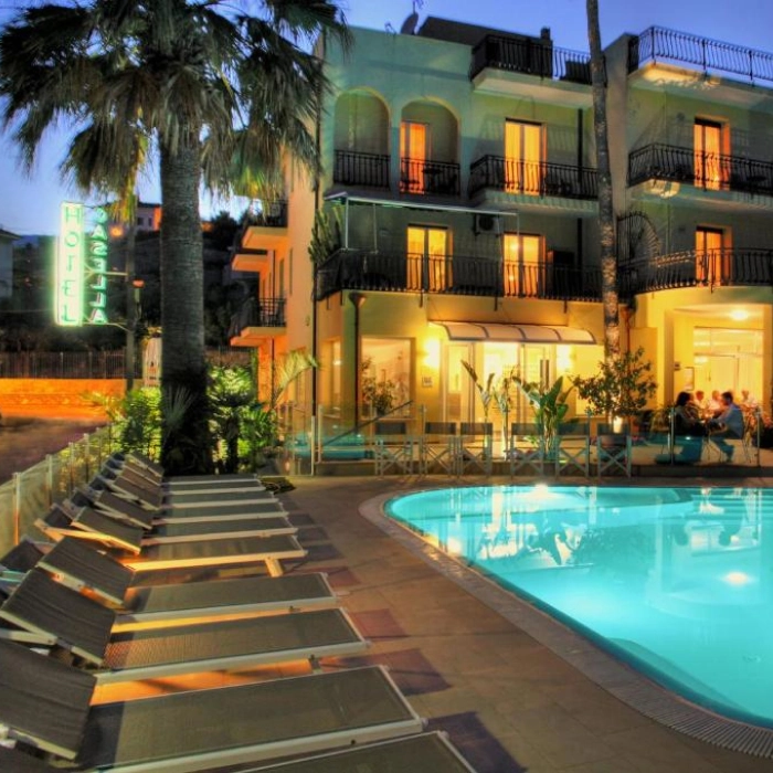 Hotel Casella-piscina