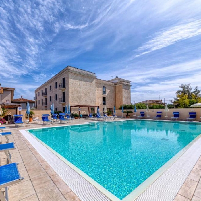 Hotel Le Torri-piscina