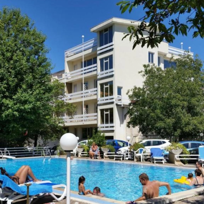 Mondial Park Hotel-piscina