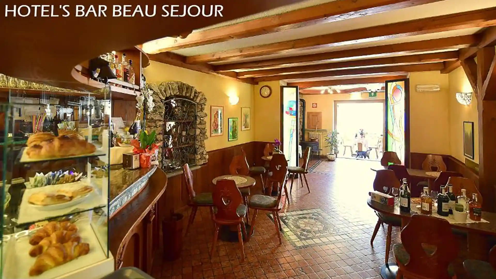 Hotel Beau Sejour bar