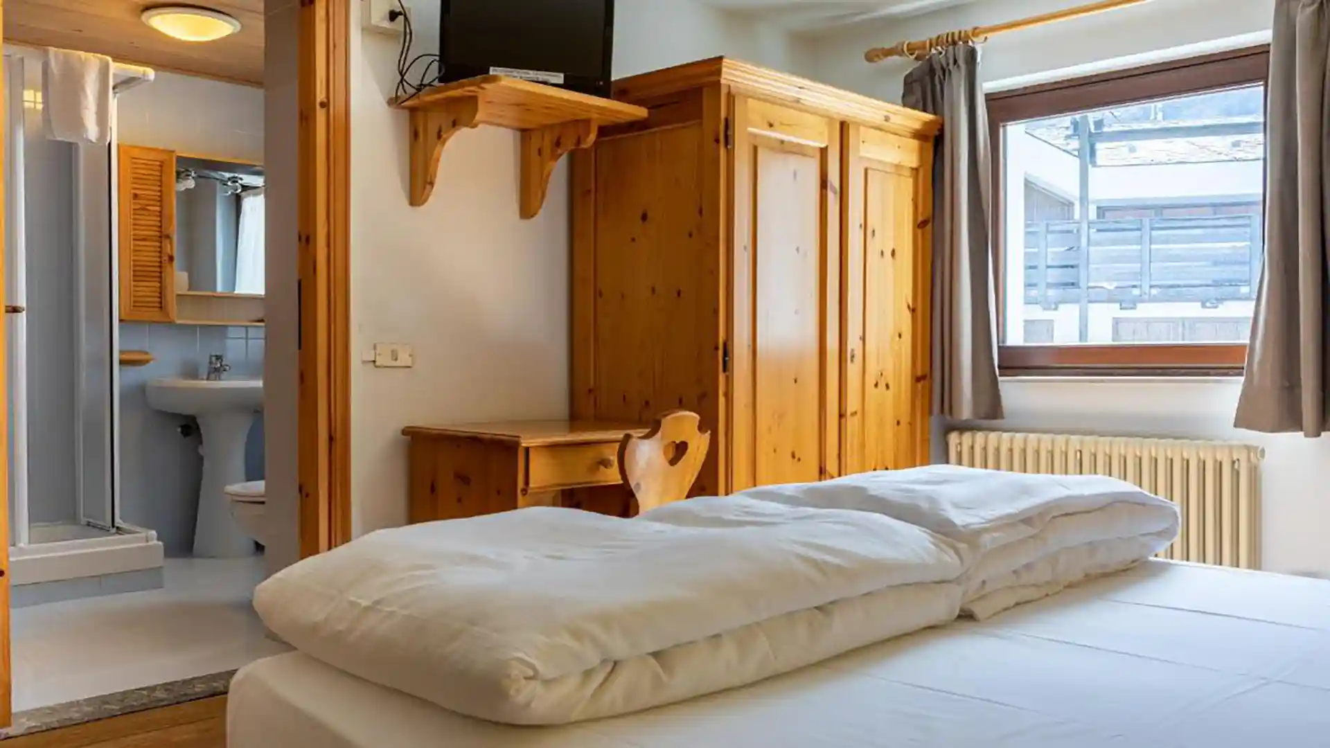 Hotel Meuble Joli di Cervinia sala camere con balcone