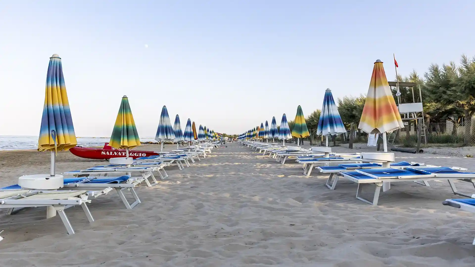 Spiaggia attrezzata Villaggio Europa