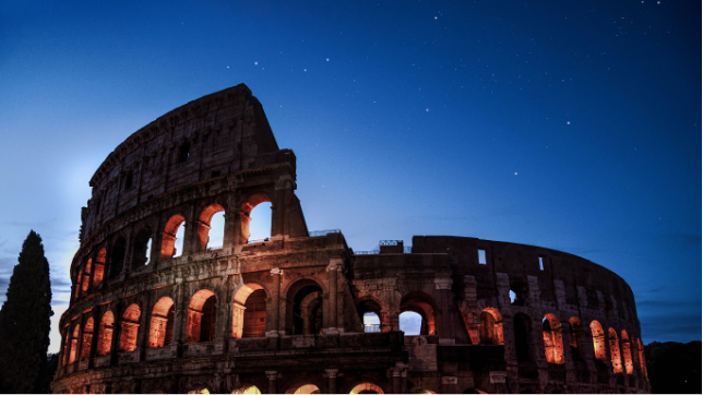 Il Colosseo di notte