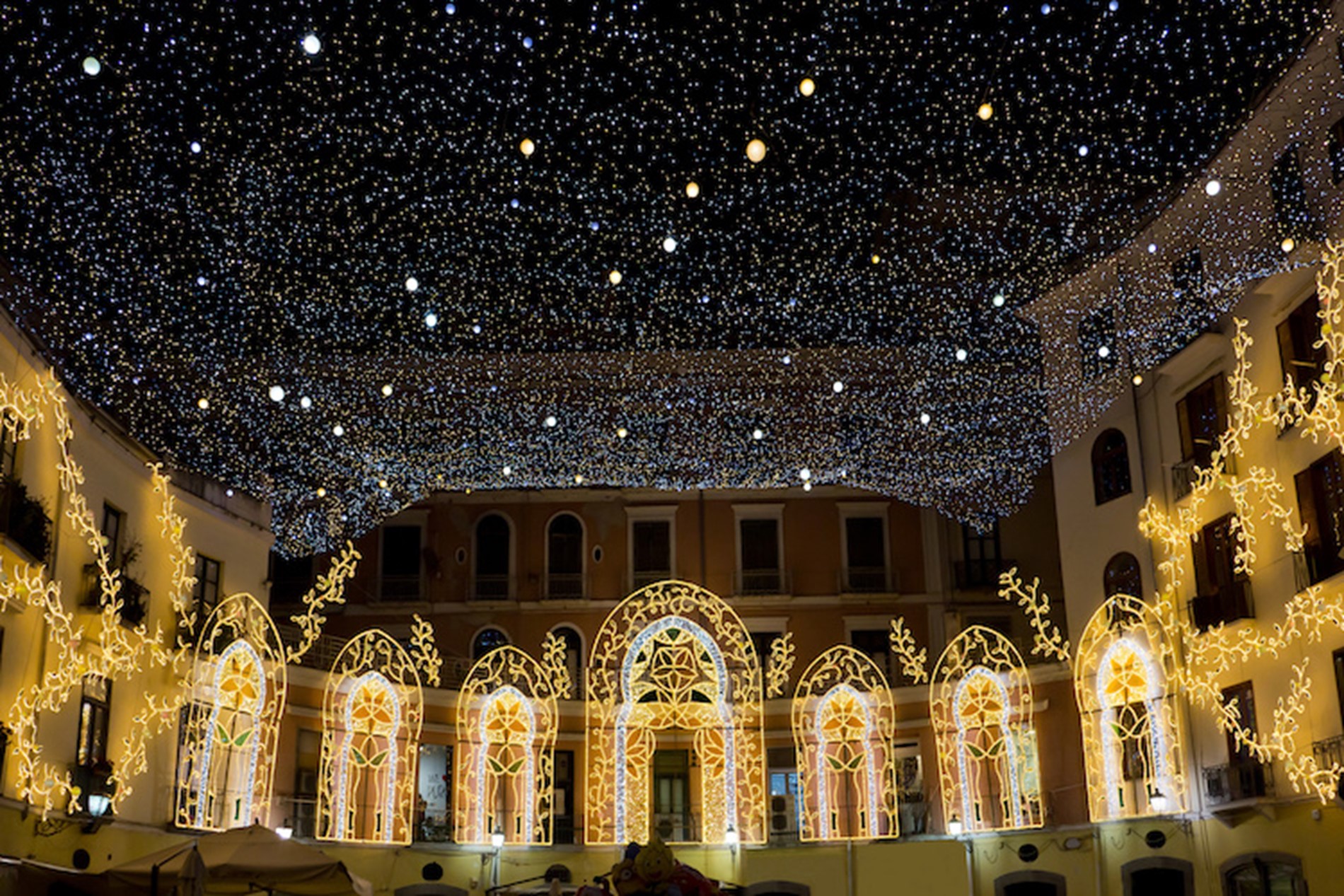 Luce e Arte - Le Installazioni Luminose nelle Città Italiane