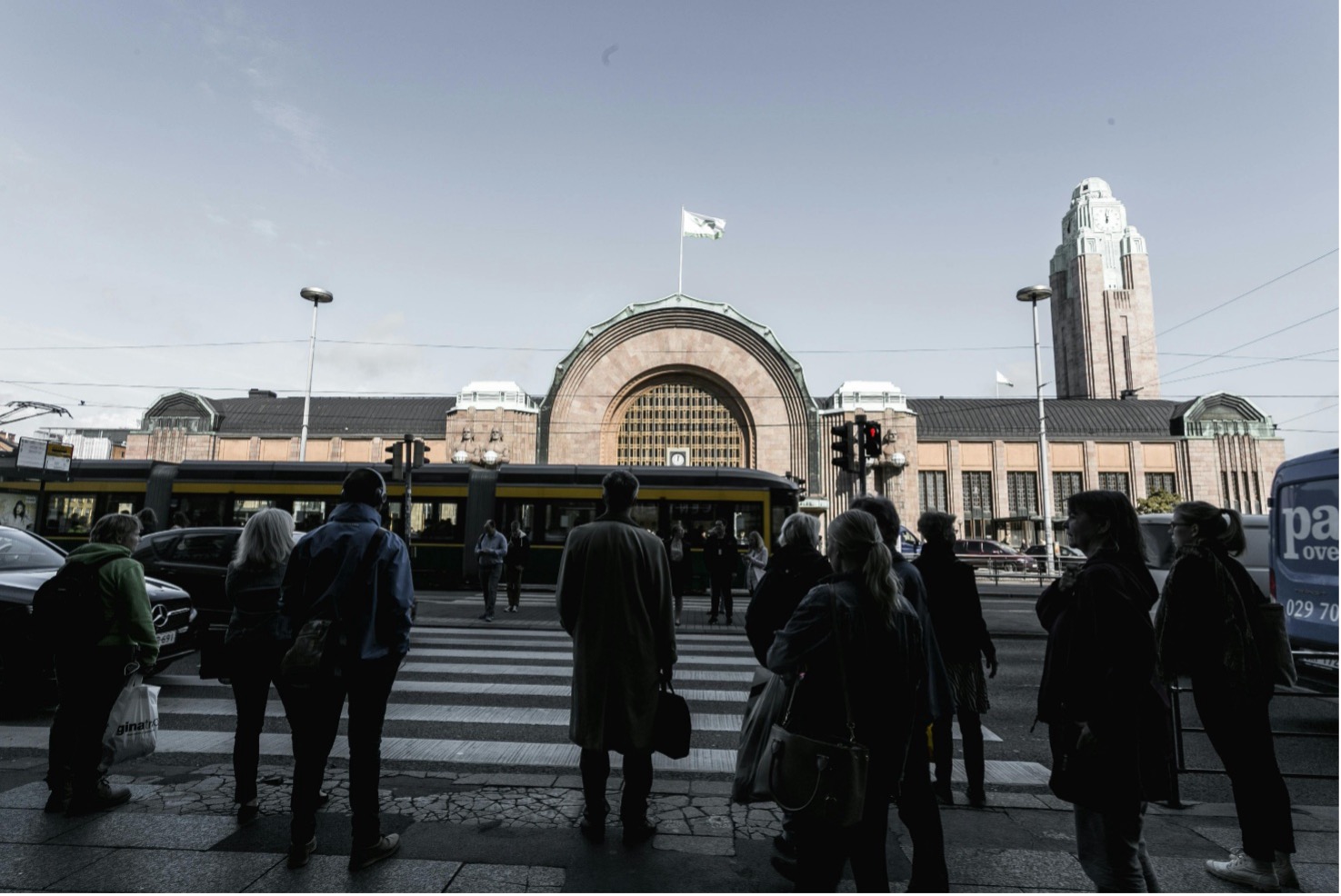 Stazione di Helsinki, Finlandia: Geometria e Silenzio Nordico